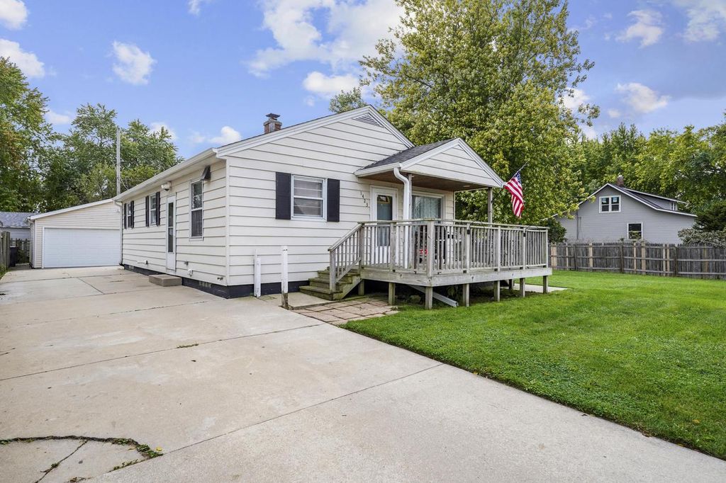 1423 Bryn Mawr AVENUE, Mount Pleasant, WI 53403