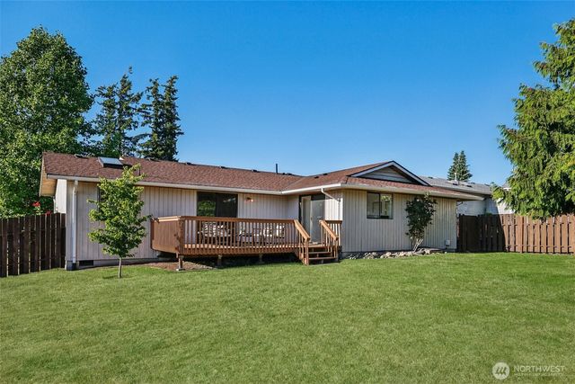 272 Prestwick Drive, Camano Island, WA 98282