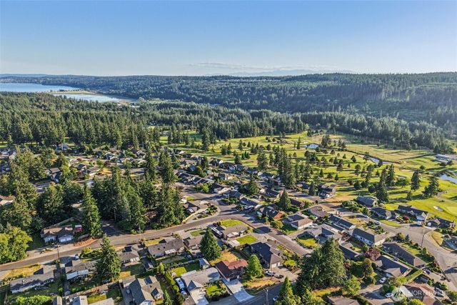 272 Prestwick Drive, Camano Island, WA 98282