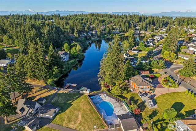 272 Prestwick Drive, Camano Island, WA 98282