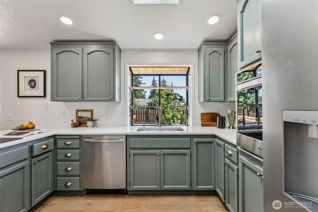 272 Prestwick Drive, Camano Island, WA 98282