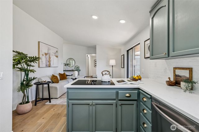 272 Prestwick Drive, Camano Island, WA 98282