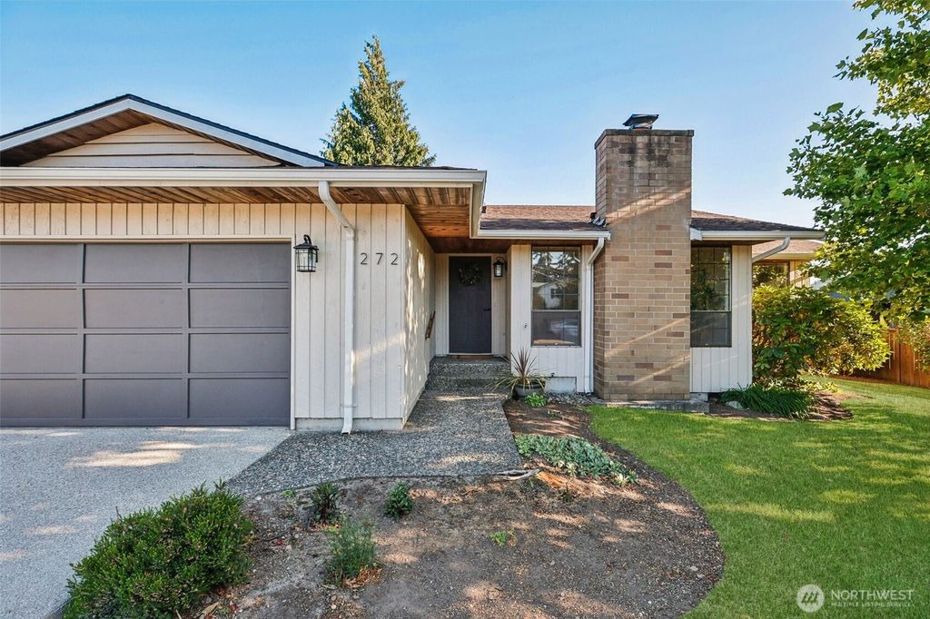 272 Prestwick Drive, Camano Island, WA 98282