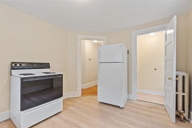 29-31 Rockrimmon Rd 2R, Worcester, MA 01602