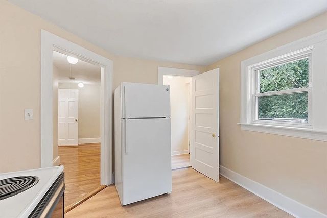 29-31 Rockrimmon Rd 2R, Worcester, MA 01602