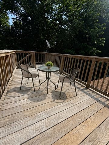 29-31 Rockrimmon Rd 2R, Worcester, MA 01602