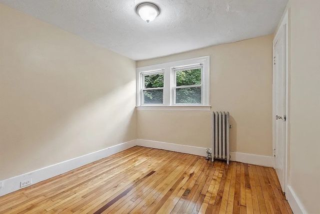29-31 Rockrimmon Rd 2R, Worcester, MA 01602