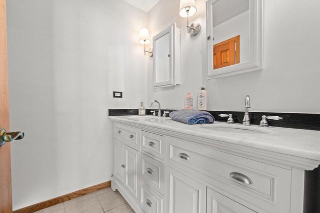 1211 39th AVENUE, Kenosha, WI 53144