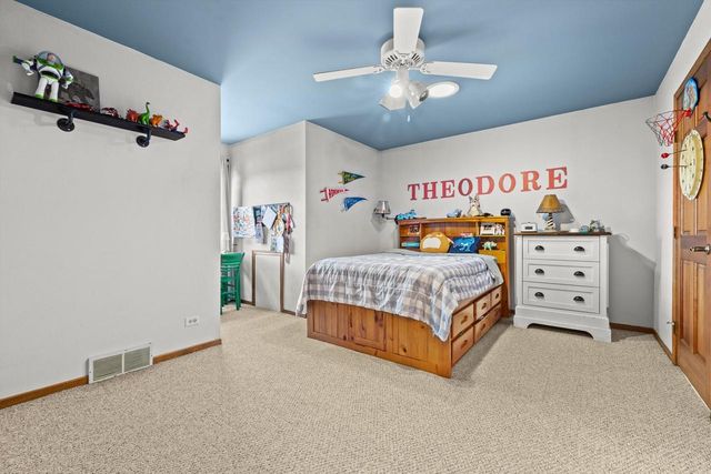 1211 39th AVENUE, Kenosha, WI 53144
