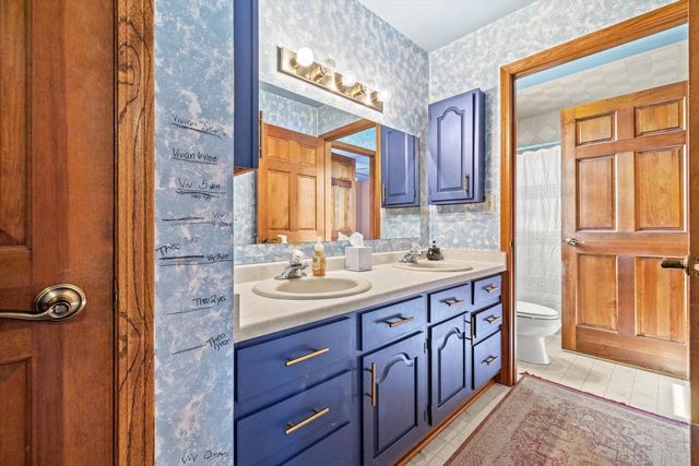 1211 39th AVENUE, Kenosha, WI 53144