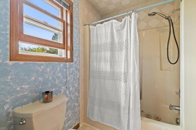 1211 39th AVENUE, Kenosha, WI 53144