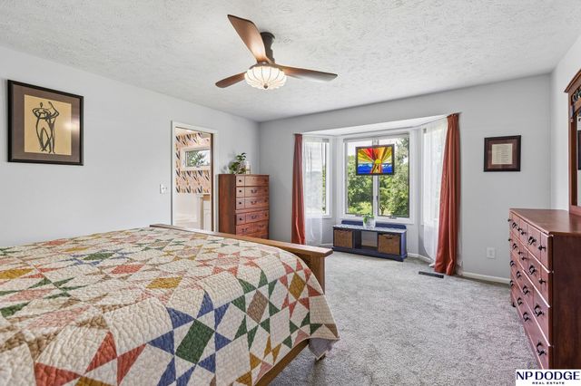 1255 Limerick Road, Papillion, NE 68046