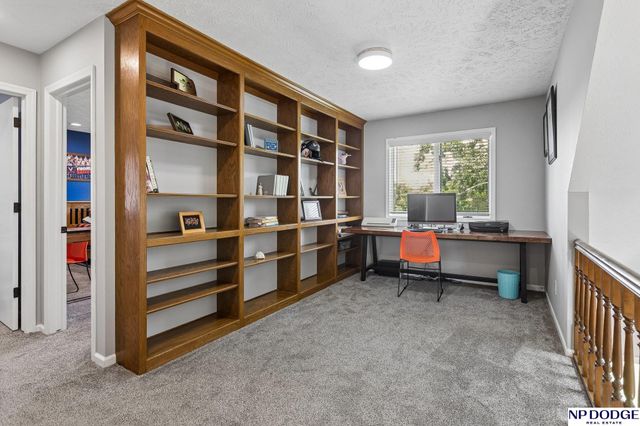 1255 Limerick Road, Papillion, NE 68046