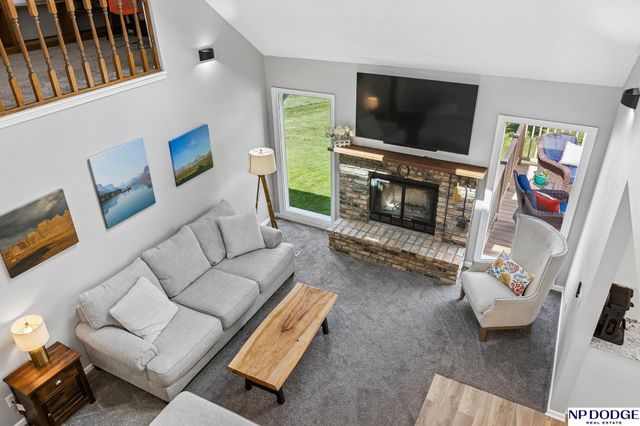 1255 Limerick Road, Papillion, NE 68046
