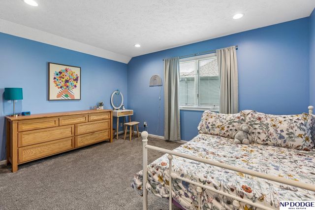 1255 Limerick Road, Papillion, NE 68046