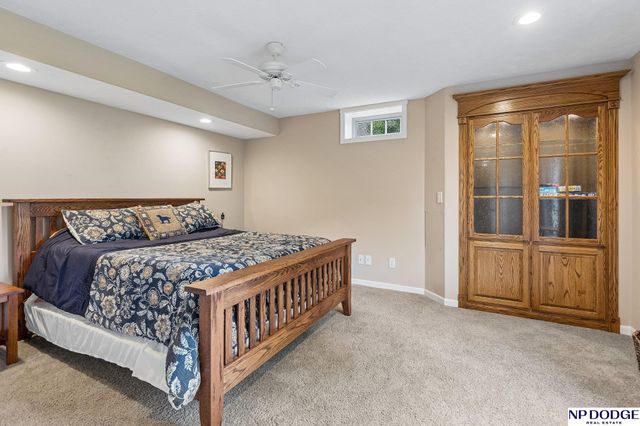 1255 Limerick Road, Papillion, NE 68046
