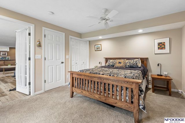 1255 Limerick Road, Papillion, NE 68046