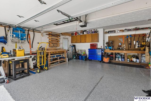 1255 Limerick Road, Papillion, NE 68046