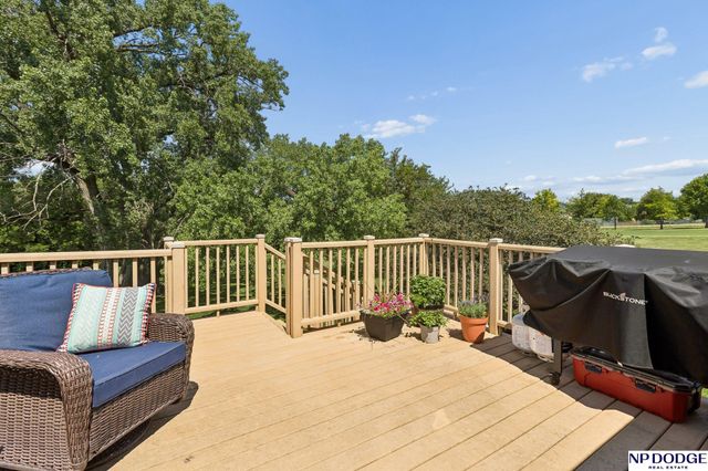 1255 Limerick Road, Papillion, NE 68046