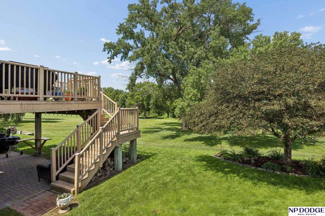 1255 Limerick Road, Papillion, NE 68046