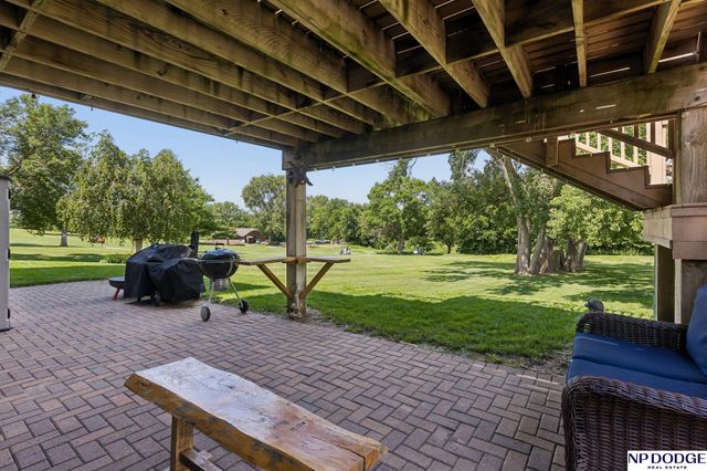 1255 Limerick Road, Papillion, NE 68046