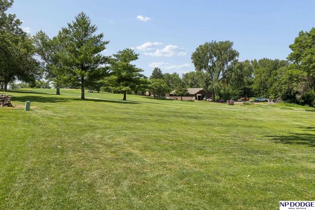 1255 Limerick Road, Papillion, NE 68046
