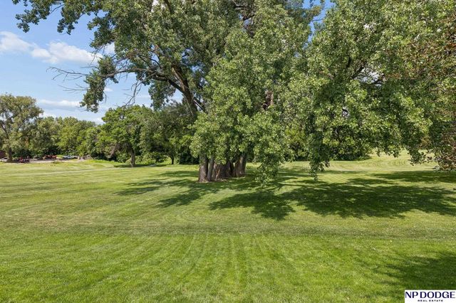 1255 Limerick Road, Papillion, NE 68046