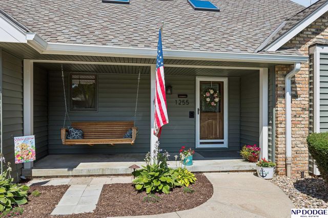1255 Limerick Road, Papillion, NE 68046