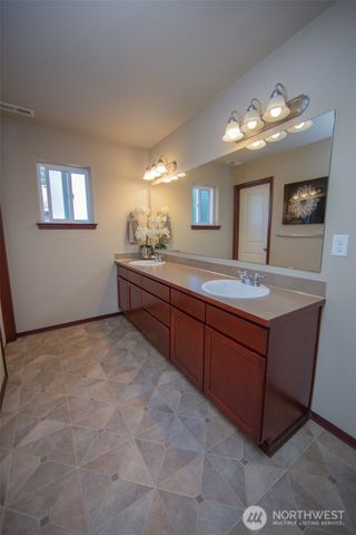 1827 Billie Court, Ferndale, WA 98248