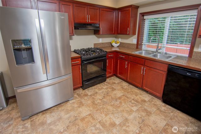 1827 Billie Court, Ferndale, WA 98248