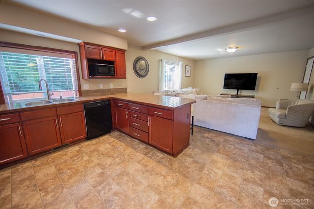 1827 Billie Court, Ferndale, WA 98248