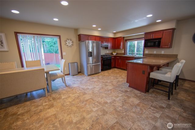 1827 Billie Court, Ferndale, WA 98248