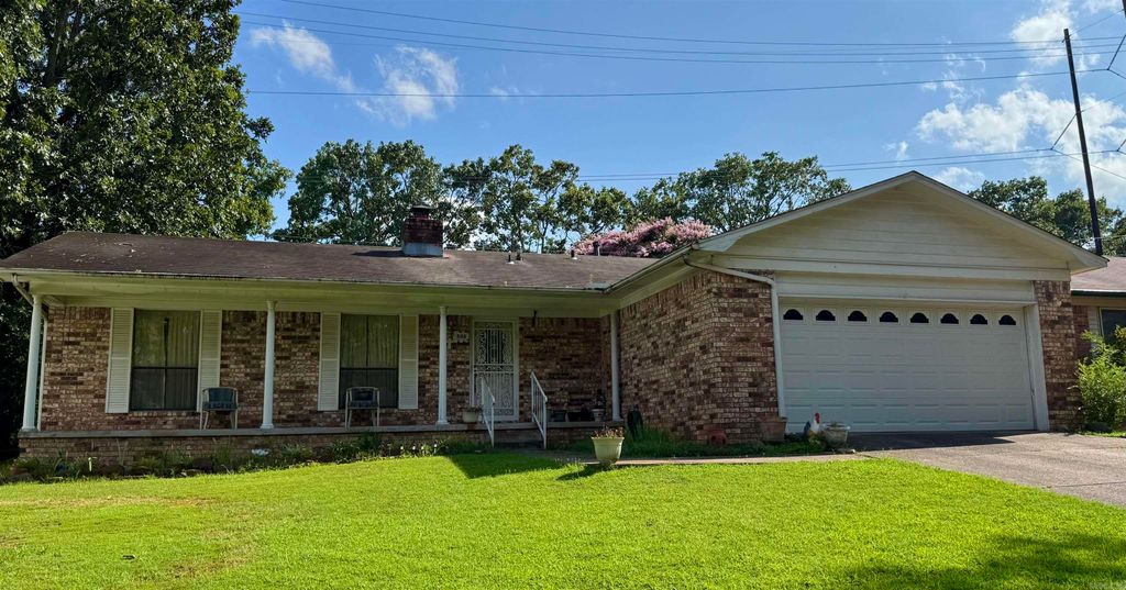 808 REGAL Drive, North Little Rock, AR 72116