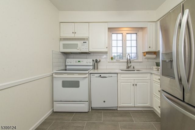 1154 Lake Ave, Clark Twp., NJ 07066