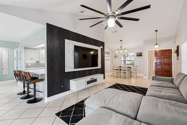 652 CARRIGAN AVENUE, Oviedo, FL 32765