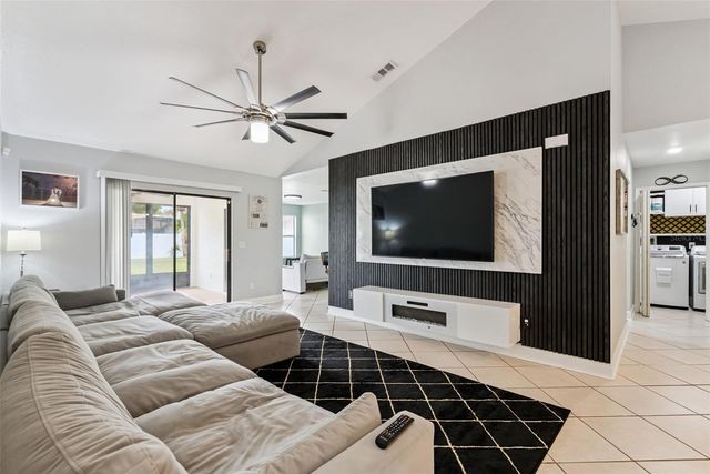 652 CARRIGAN AVENUE, Oviedo, FL 32765