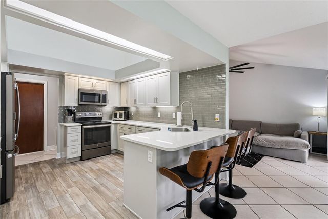 652 CARRIGAN AVENUE, Oviedo, FL 32765