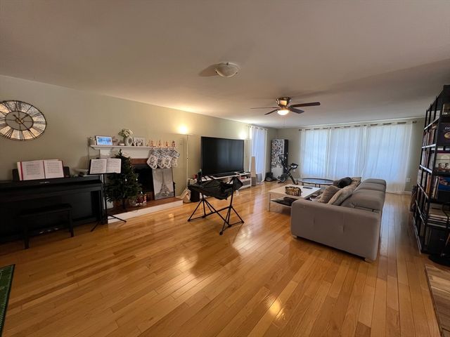 14 Rockland St, Newton, MA 02461