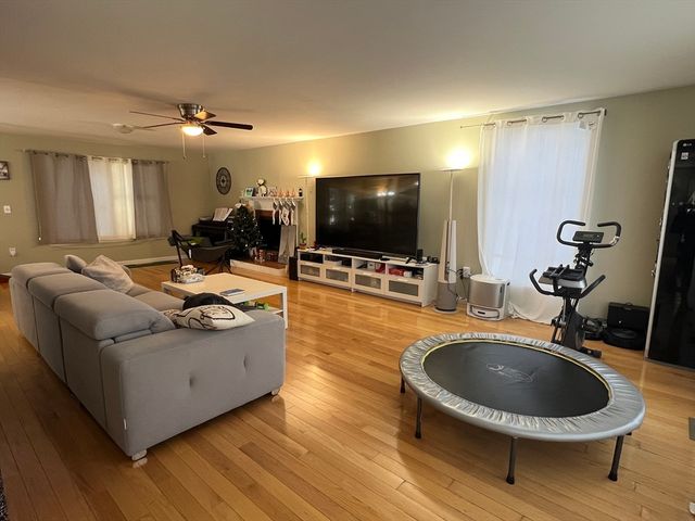 14 Rockland St, Newton, MA 02461