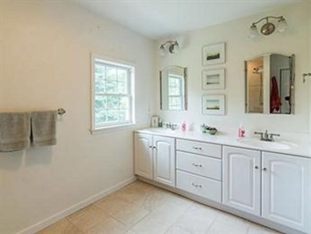 14 Rockland St, Newton, MA 02461