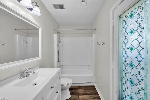 912 Hastings CT, Chesapeake, VA 23320