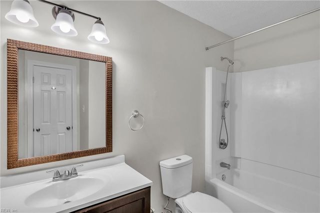 912 Hastings CT, Chesapeake, VA 23320