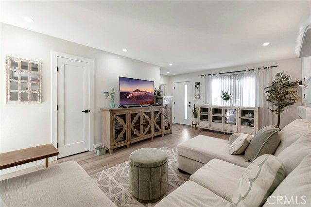 2603 Delaware Street A, Huntington Beach, CA 92648