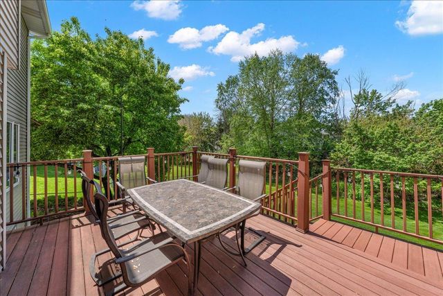 139 Ridge Way, Mahtomedi, MN 55115