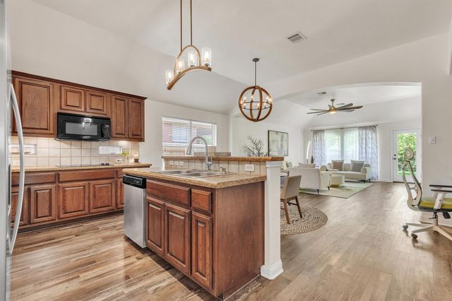 2825 Checker DR, Cedar Park, TX 78613