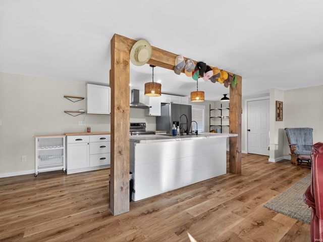 706 S Hamsher Street, Garrett, IN 46738