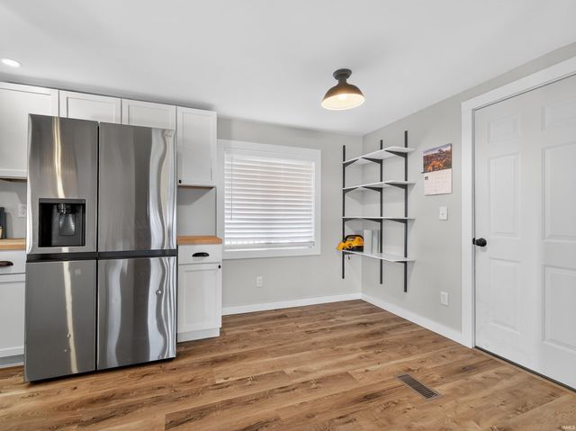 706 S Hamsher Street, Garrett, IN 46738
