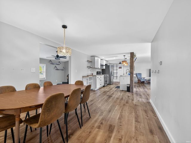 706 S Hamsher Street, Garrett, IN 46738