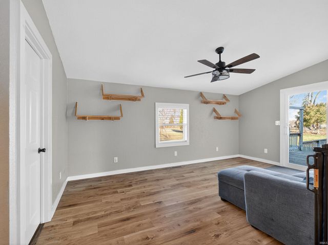 706 S Hamsher Street, Garrett, IN 46738