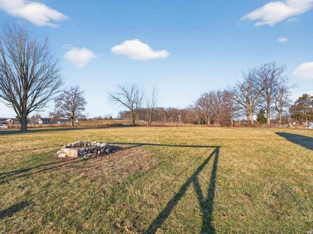 706 S Hamsher Street, Garrett, IN 46738